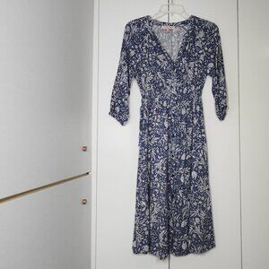 Harlow & Rose Floral V-Neck Midi Dress Women's Size S Blue